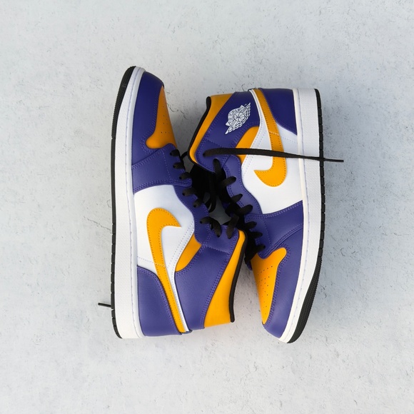 AJ 1Mid lakers colorway - Picture 2 of 8